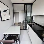 อพาร์ทเม้น 泰国芭提雅thebase无边游泳池公寓 Pattaya