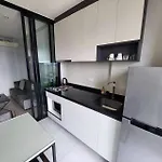 泰国芭提雅thebase无边游泳池公寓 * Pattaya