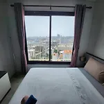 泰国芭提雅thebase无边游泳池公寓 อพาร์ทเม้น Pattaya