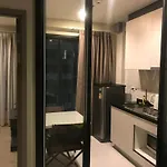 อพาร์ทเม้น 泰国芭提雅thebase无边游泳池公寓 Pattaya