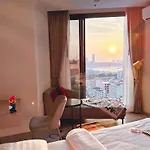 Edge Sea View Apartment