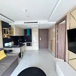 Grand Avenue Super Pattaya