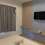 New Circle Phratamnak Apartment