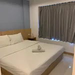 Apartment New Circle Phratamnak *