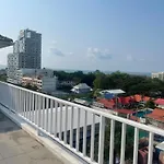 New Circle Phratamnak Apartment *