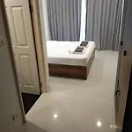 New Circle Phratamnak Apartment Pattaya