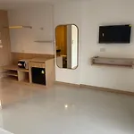 New Circle Phratamnak Apartment *