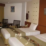 Royal Twins Palace Hotel