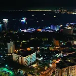 South Delux View Near Walking Street Pattaya