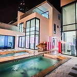 Palm Spring Villas 8 Bedrooms Luxury Villas