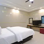 Top Pool Villa B5
