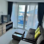 อพาร์ทเม้น Grand Avenue 1 Bedroom Cityview 6th Floor *