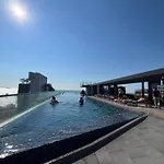 秘狗公寓the Base อพาร์ทเม้น Pattaya