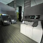 秘狗公寓the Base อพาร์ทเม้น