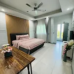 Michelle House Pool Pattaya