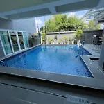 Michelle House Pool Villa *