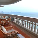 Spacious Seaview 3br Apartment:direct Access