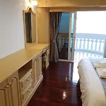 Spacious Seaview 3br Apartment:direct Access Pattaya