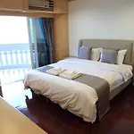 Spacious Seaview 3br Apartment:direct Access