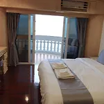 Spacious Seaview 3br Apartment:direct Access Pattaya