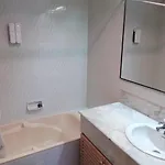 อพาร์ทเม้น Spacious Seaview 3br Apartment:direct Access