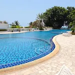 อพาร์ทเม้น Spacious Seaview 3br Apartment:direct Access *