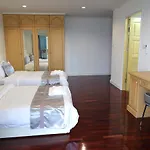 Spacious Seaview 3br Apartment:direct Access Pattaya