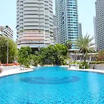 อพาร์ทเม้น Spacious Seaview 3br Apartment:direct Access *