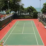 Spacious Seaview 3br Apartment:direct Access *