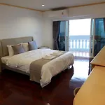 Spacious Seaview 3br Apartment:direct Access อพาร์ทเม้น