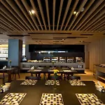 โรงแรม The Sun Xclusive
