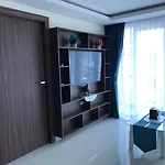 Luxury Business Suits In Grand Avenue By Estates อพาร์ทเม้น