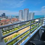 View Talay 5 - Beachfront Ocean View - High Floor & Huge Pool อพาร์ทเม้น *