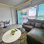 View Talay 5 - Beachfront Ocean View - High Floor & Huge Pool อพาร์ทเม้น Pattaya
