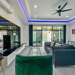 Pool 430 Nearby Walking Street Pattaya