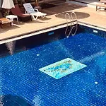 โรงแรม Paradise Land