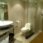 Westbury Aparthotel 3*