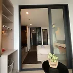 Edge 豪华公寓 *