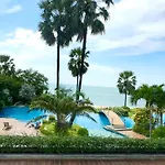 Oceanfront Luxury In With Private And Inifinity Pool - Not A 30 Day Minimum อพาร์ทเม้น *
