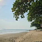 5 Min Walk To Beach Tropical Garden