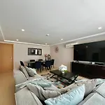 The Aurora Praatumnak - Luxury Two Bedroom Apartment Near The Sea
