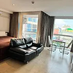 อพาร์ทเม้น Centara Avenue Poolview 6th Floor
