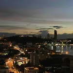 The Edge Seaview อพาร์ทเม้น