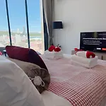 อพาร์ทเม้น The Edge Seaview *