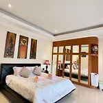 Luxury Garden Pool Near & Walking Street *