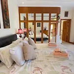Luxury Garden Pool Near & Walking Street Villa Pattaya