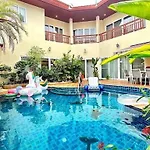 Villa Luxury Garden Pool Near & Walking Street