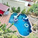 Luxury Garden Pool Near & Walking Street Pattaya