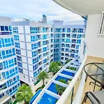อพาร์ทเม้น Grand Avenue By Tech Pattaya