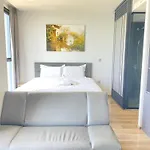 อพาร์ทเม้น The Andromeda Seaview